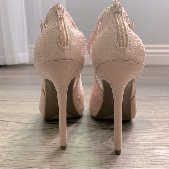 Jennifer Lopez Blush Heels - Picture 3 of 10